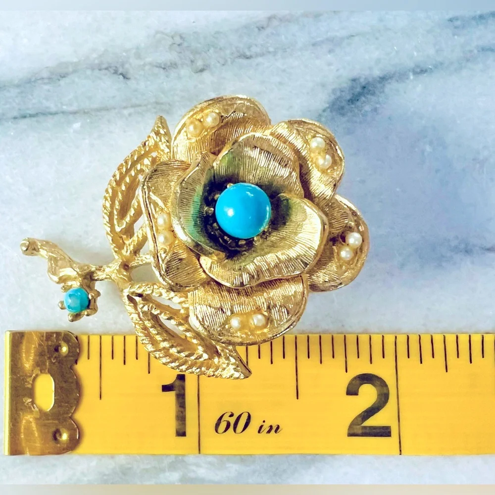 Vintage Textured Gold Tone and Turquoise Color Beaded Rose Brooch, Pre-Loved - Picture 5 of 6
